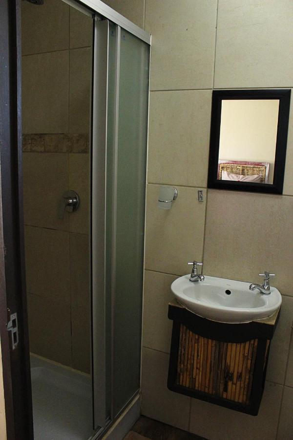 African Adventures Accommodation 杜班维尔 外观 照片