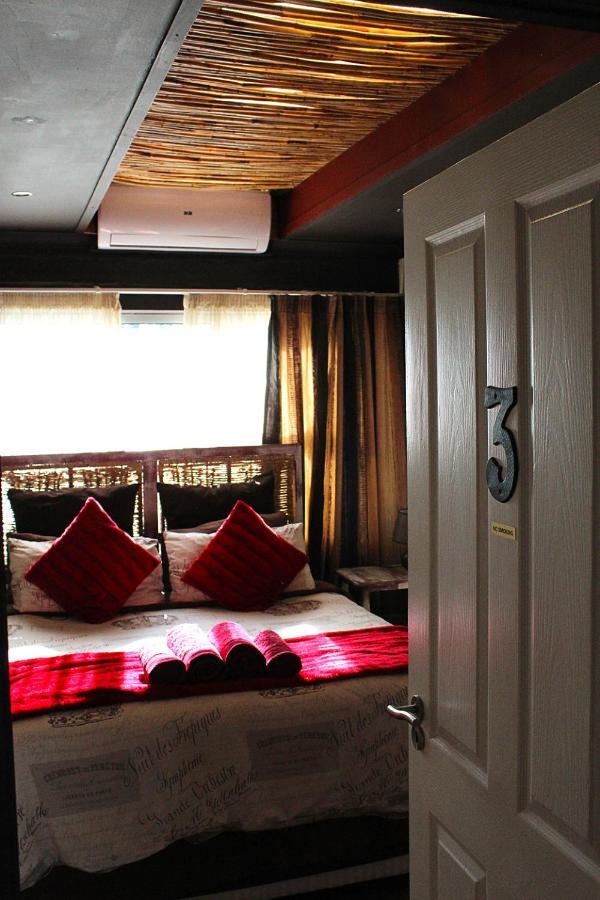 African Adventures Accommodation 杜班维尔 外观 照片